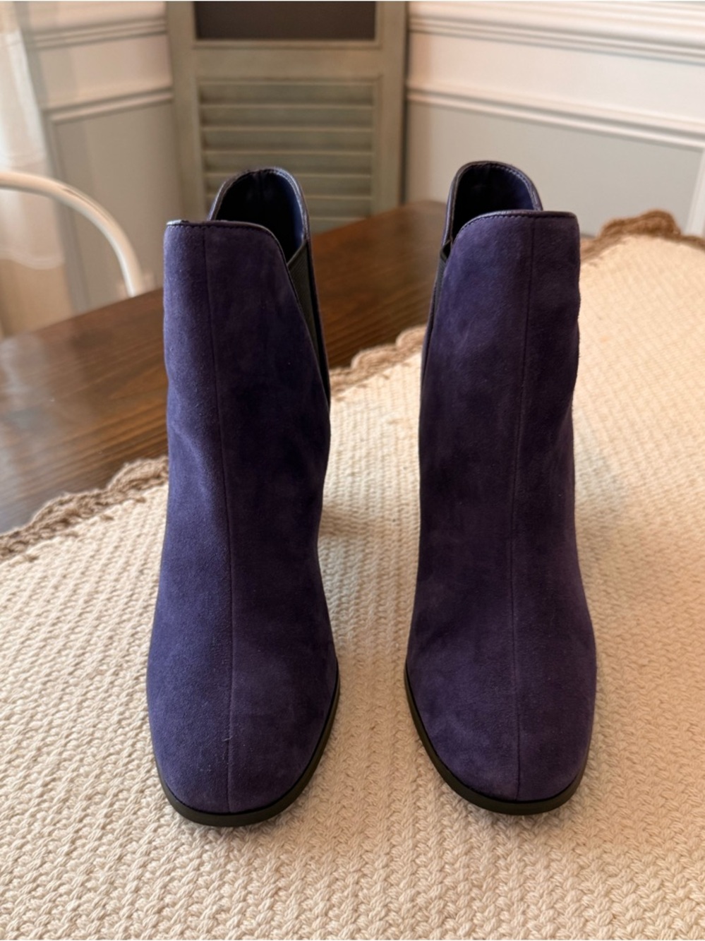 White House Black Market Reagan Cosmic Violet Ankle Boots Sz 8.5